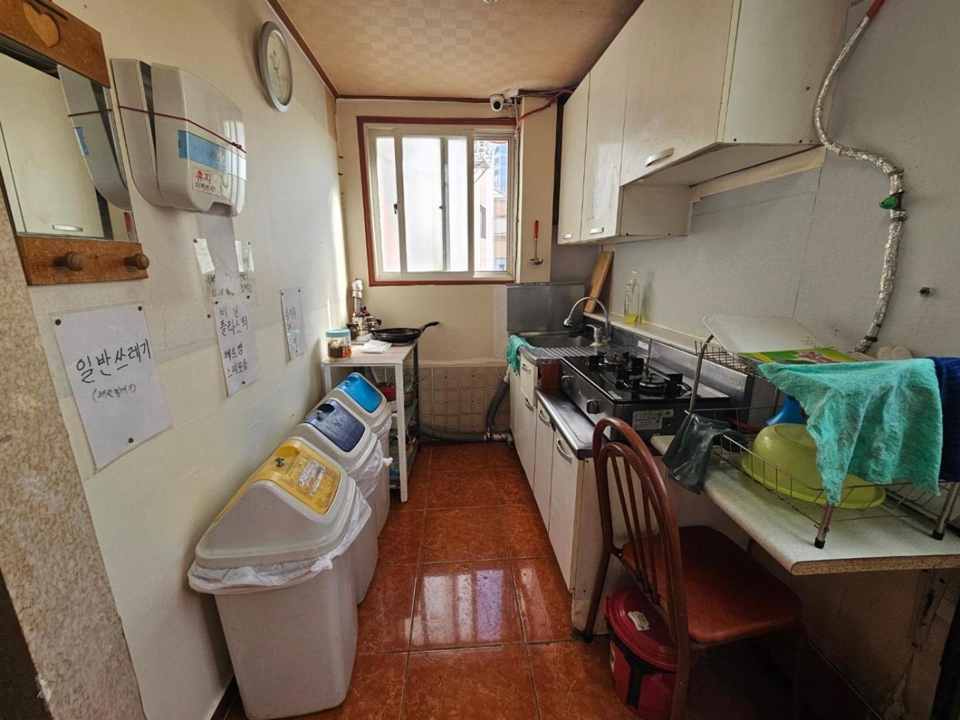 Mokhwatel Hostel Busan Exterior photo